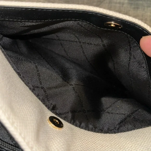 Michael Kors Bag Charlotte Canvas Crossbody - Picture 16 of 17